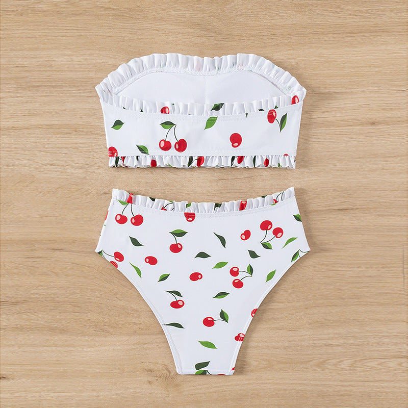 Damen Bandeau-Bikini mit fröhlichem Kirschmuster und eleganter Rüsche Echo Archiv