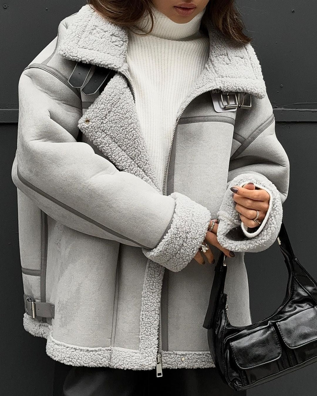 Damen Weit geschnittene Lammfellimitat-Fliegerjacke mit Kunstfellfutter Echoarchiv