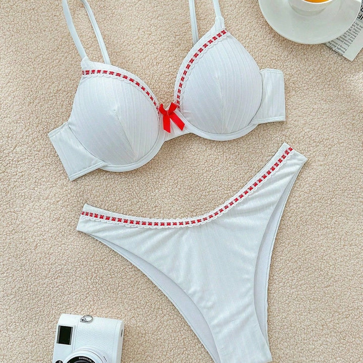 Damen gepolsterter Bikini mit farblich abgesetzten Akzenten Echo Archiv
