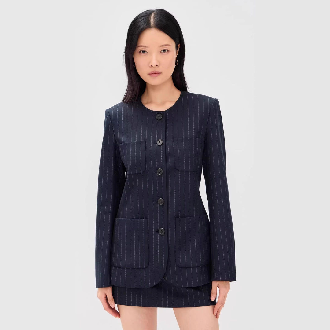 Damen Zweiteiliges Nadelstreifen-Tailoring-Set mit kragenlosem Blazer und hochgeschnittenem Minirock Echoarchiv