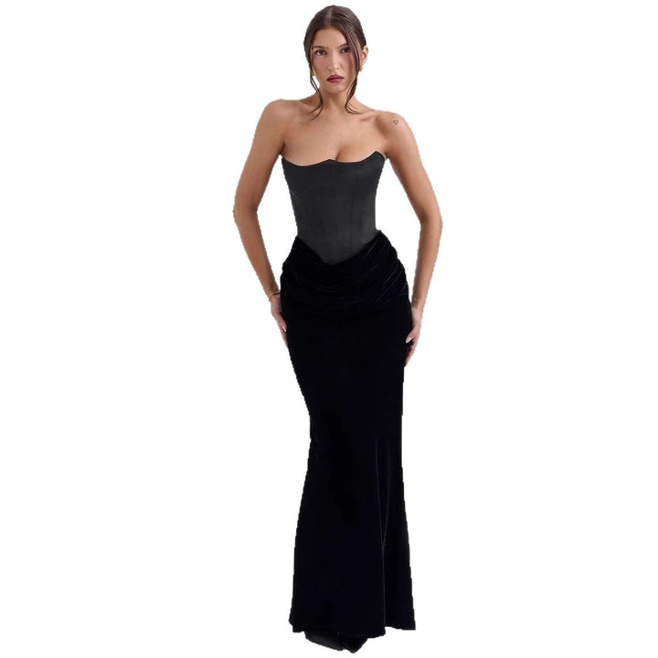 Damen Elegantes langes Abendkleid mit trägerlosem Oberteil und figurbetontem Schnitt Echo Archiv