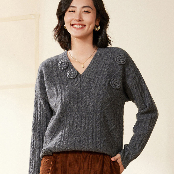 Damen Zopfmuster-V-Pullover mit dreidimensionalen Blumenapplikationen aus weichem Wollmix Echoarchiv