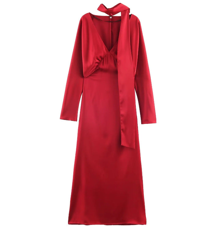 Damen 10+ langes Satin‑Maxikleid mit V‑Ausschnitt, taillierter Silhouette und Halstuch Echo Archiv