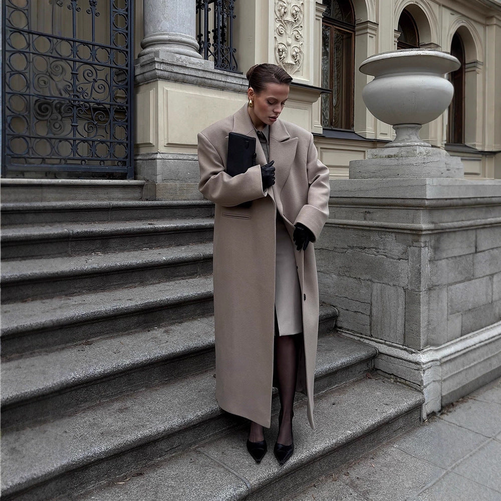 Damen Maxilanger Clean-Cut Wollmixmantel mit übergroßem Revers und gerader Silhouette Echoarchiv
