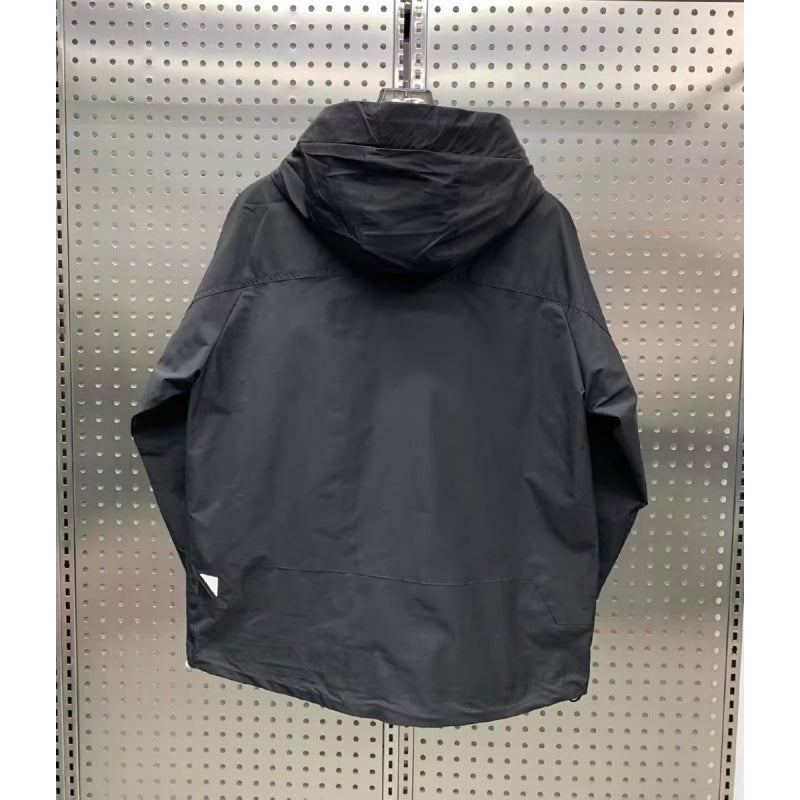 Herren Leichte Utility-Jacke mit Kapuze, mehreren Pattentaschen und verdecktem Reißverschluss Echoarchiv