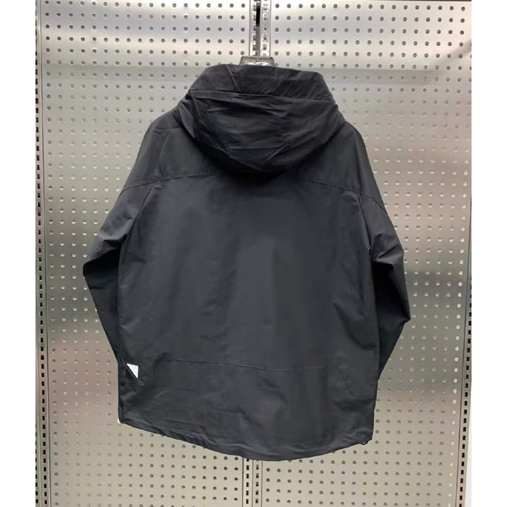 Herren Leichte Utility-Jacke mit Kapuze, mehreren Pattentaschen und verdecktem Reißverschluss Echoarchiv