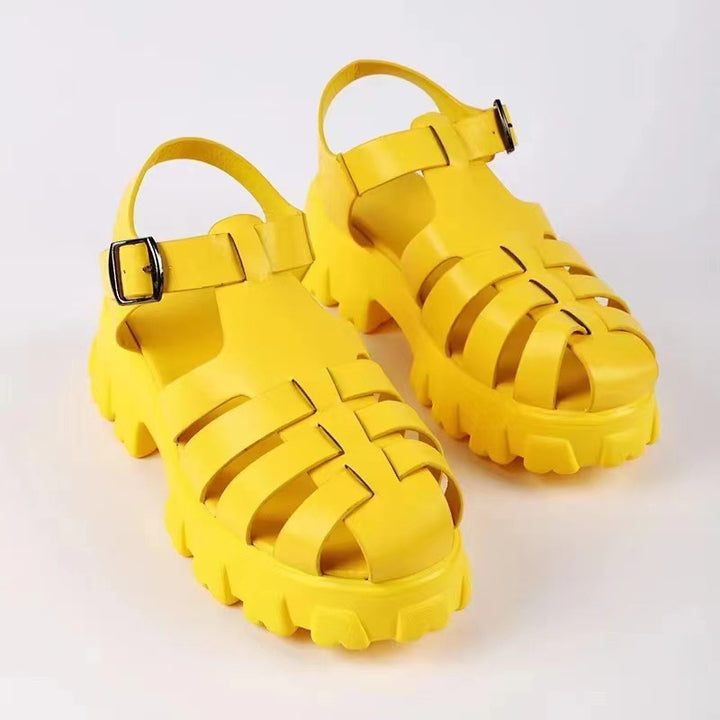 Damen  robuste Plateau-Sandalen mit mehreren Zier- und Komfortriemen, verstellbarer Metall-Schnalle und profiliertem Traktorabsatz Echo Archiv