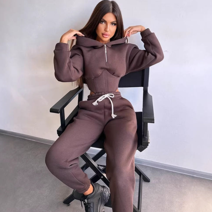 Damen Crop-Kapuzenjacke mit Korsagennaht und High-Waist Jogginghose – Élanora