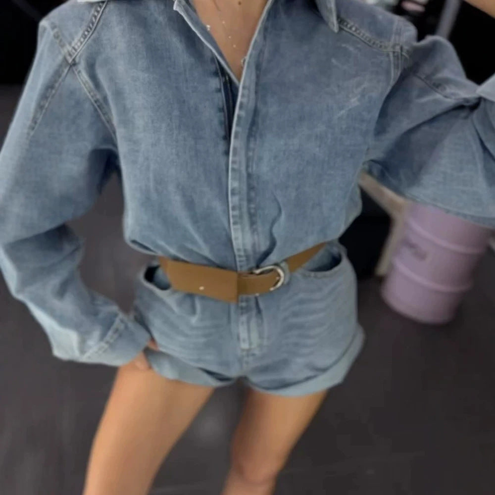 Damen Denim-Shorts-Overall mit kastigem Hemdoberteil und Taillengürtel Echoarchiv