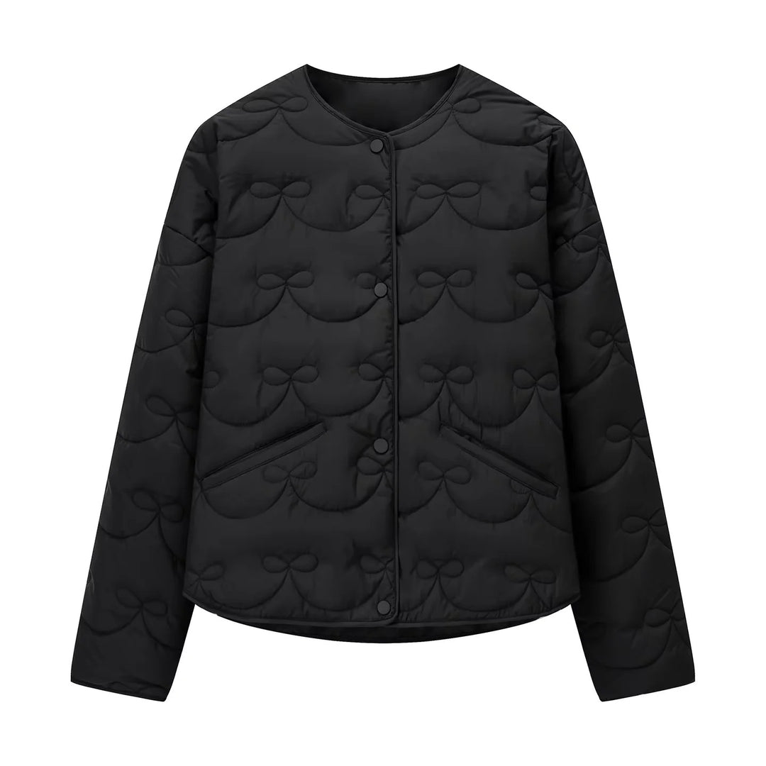 Damen leichte Steppjacke im Rundhalsdesign mit Schleifensteppung und verdeckter Druckknopfleiste – Célinea