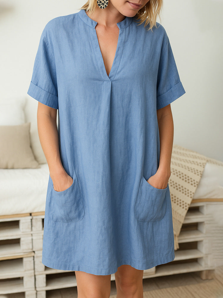 Damen Freizeitkleid mit praktischen Taschen und V-Ausschnitt Echo Archiv