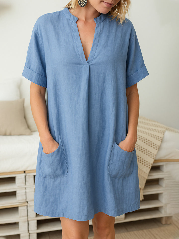 Damen Freizeitkleid mit praktischen Taschen und V-Ausschnitt Echo Archiv