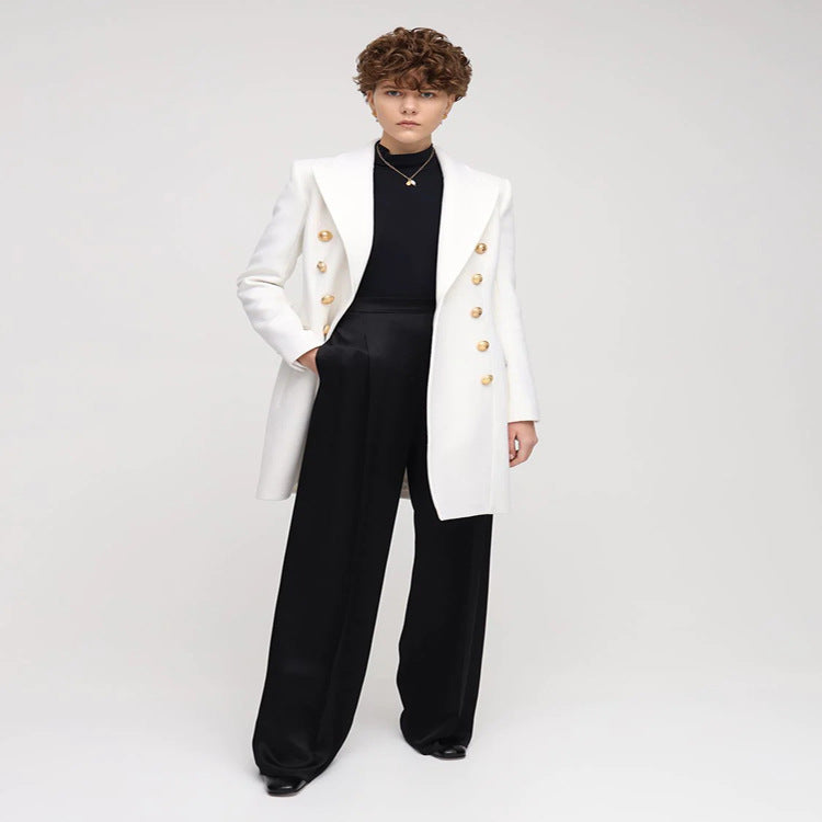 Damen Schmalgeschnittener Zweireihiger Wollmix-Longcoat mit markanter Schulter und goldenen Zierrundknöpfen Echoarchiv