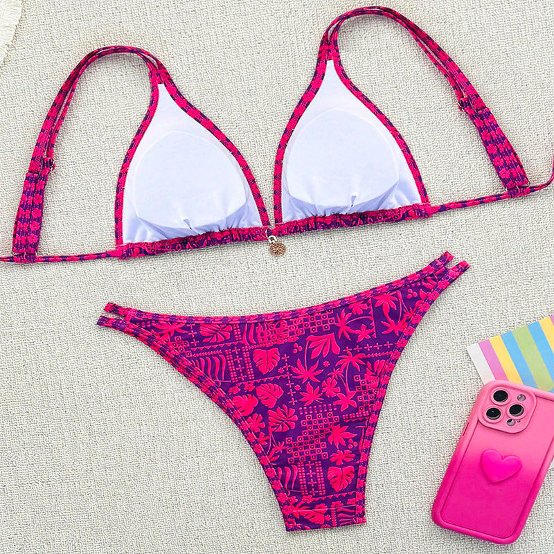 Damen Triangel-Bikini mit floralem Muster und elegantem Schmuckdetail Echo Archiv