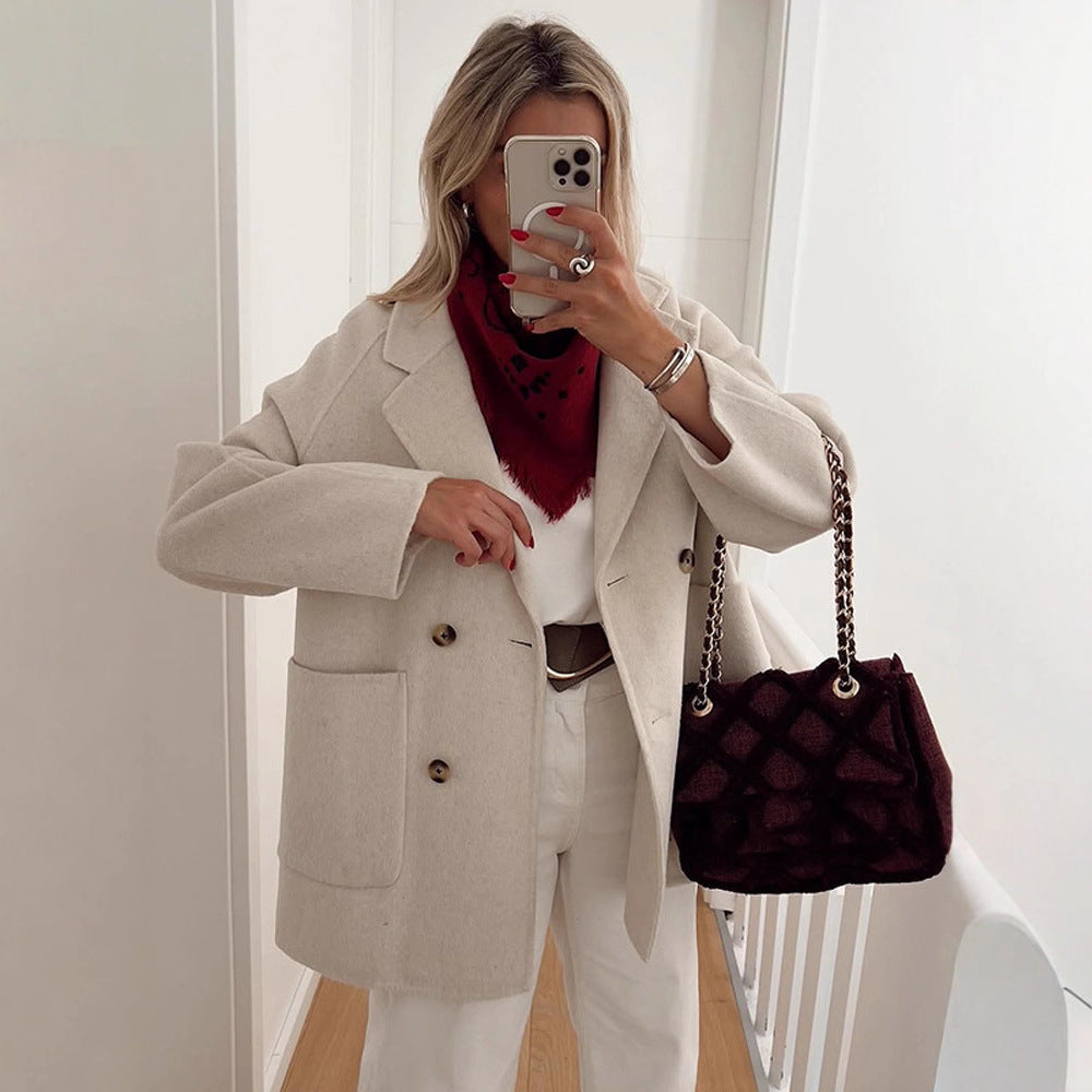 Damen Boxy-Wollmix-Cocoon-Jacke mit doppelreihiger Knopfleiste und weitem Revers Echoarchiv