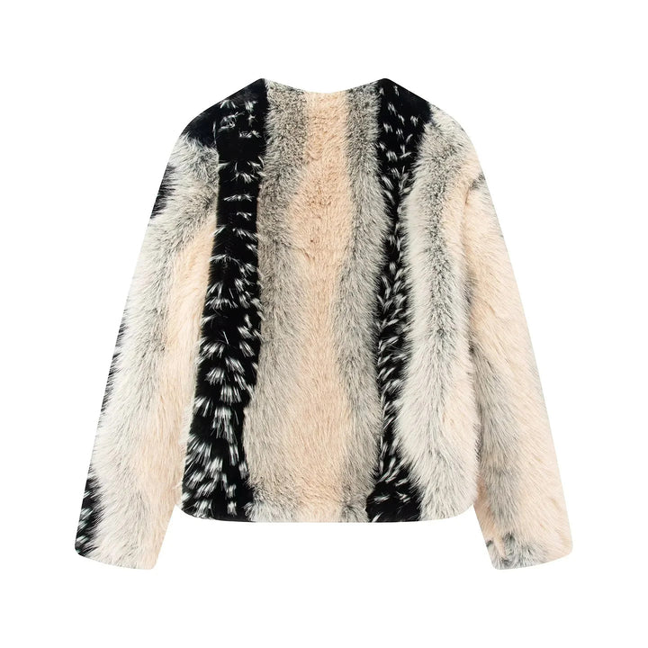 Damen nan kurze Kunstfelljacke mit Patchwork-Felloptik, kastigem Cropped-Schnitt und weichem Innenfutter Echo Archiv