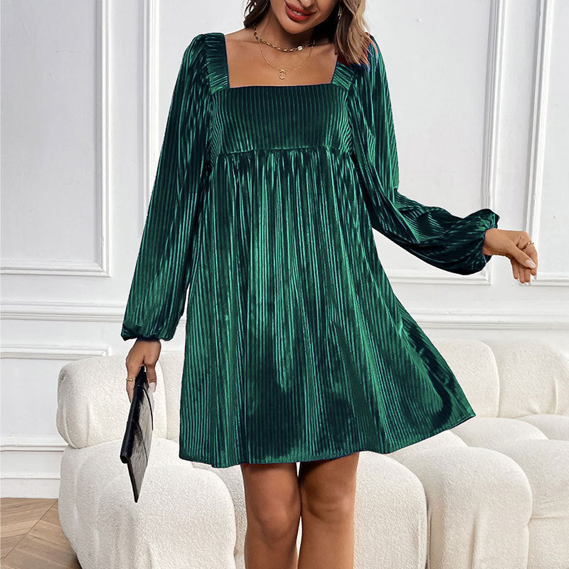 Damen Plissiertes Samt-Babydollkleid mit quadratischem Ausschnitt, Ballonärmeln und Eingrifftaschen – Élara