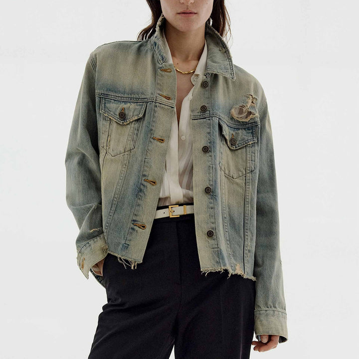 Damen nan oversized Destroyed-Denimjacke mit rohem Saum, aufgesetzten Brusttaschen und vintage Waschung Echo Archiv