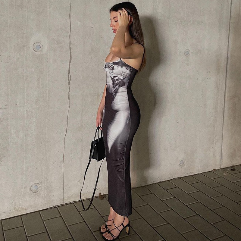 Damen Figurbetontes Maxikleid mit feinen Spagetti-Trägern Echo Archiv