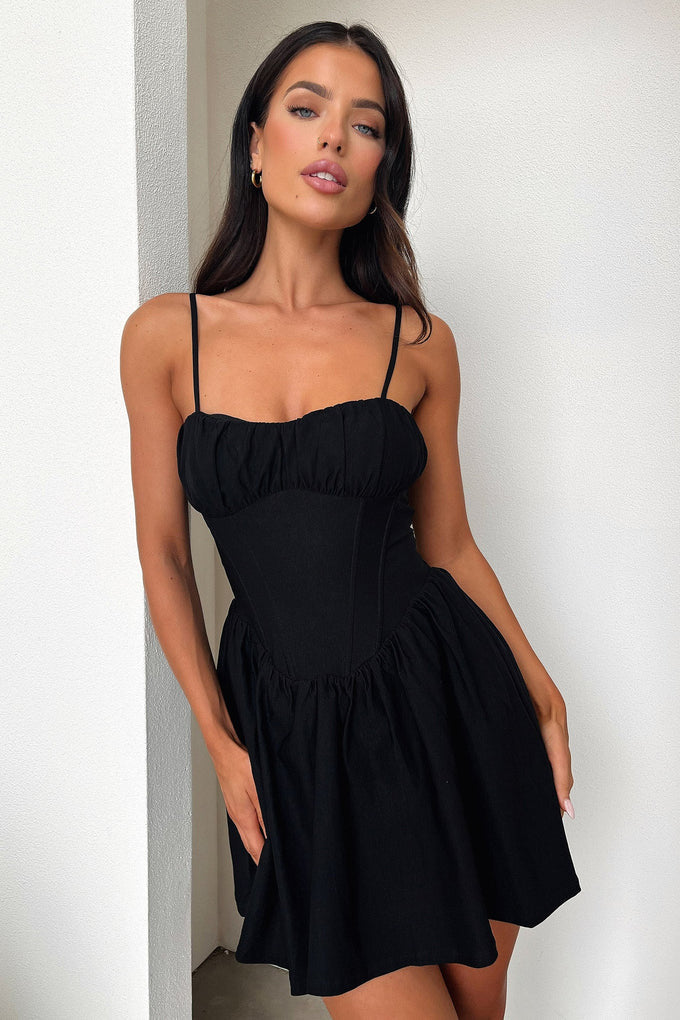 Damen Minikleid mit gerafftem Oberteil und schwingendem Rock Echo Archiv