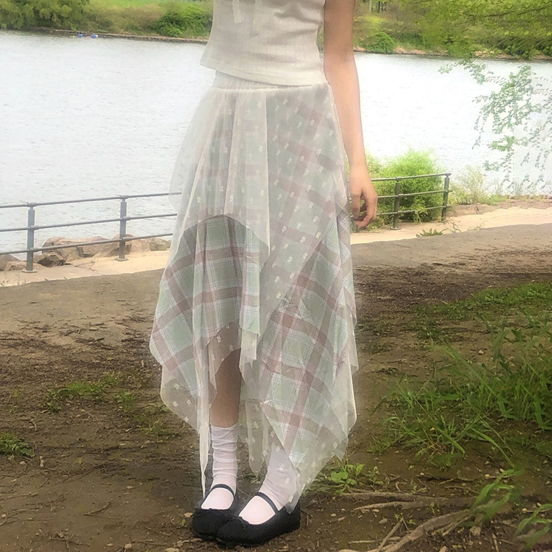 Damen Asymmetrischer Plissee-Rock mit transparentem Chiffonüberwurf und kariertem Design Echo Archiv