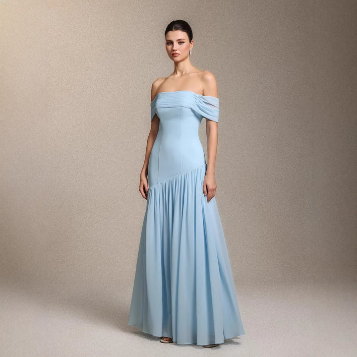 Damen Elegantes schulterfreies Maxikleid mit drapierten Details Echo Archiv