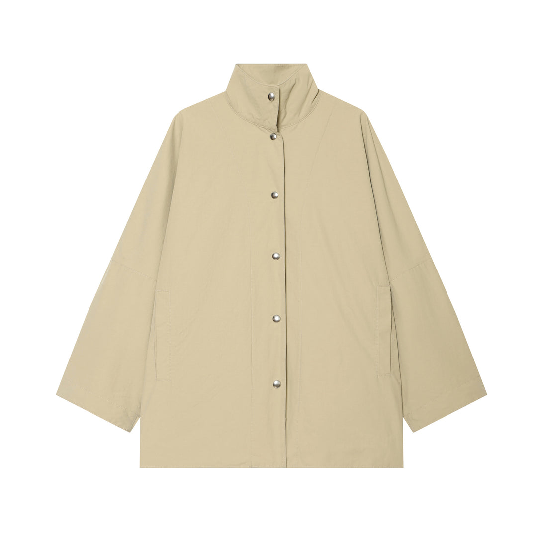 Damen kurzer wasserabweisender Cape-Mantel mit Stehkragen und Druckknopfverschluss – Célinea