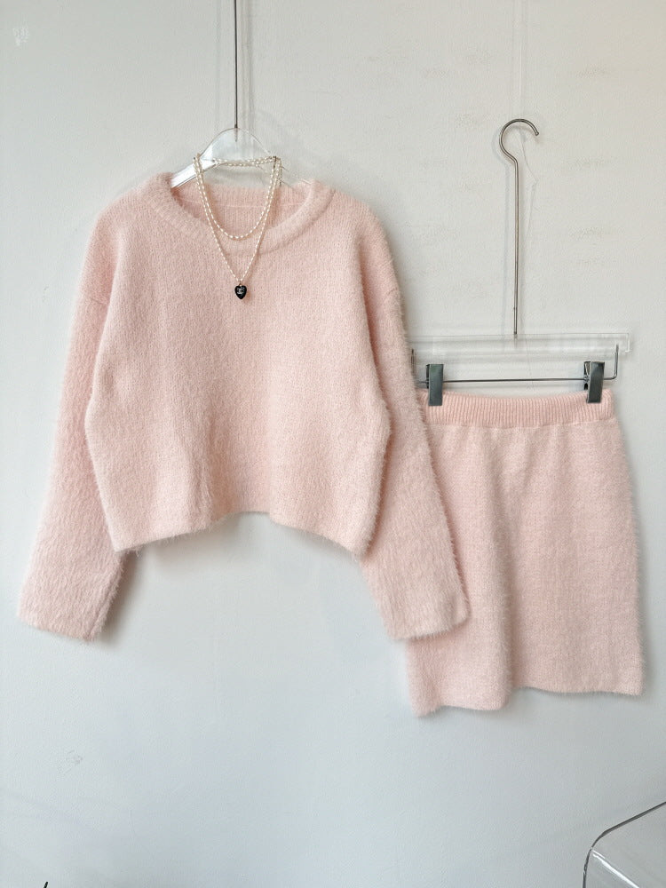 Damen Kuscheliger Flausch-Zweiteiler mit Oversize-Pullover und Minirock – Élanora