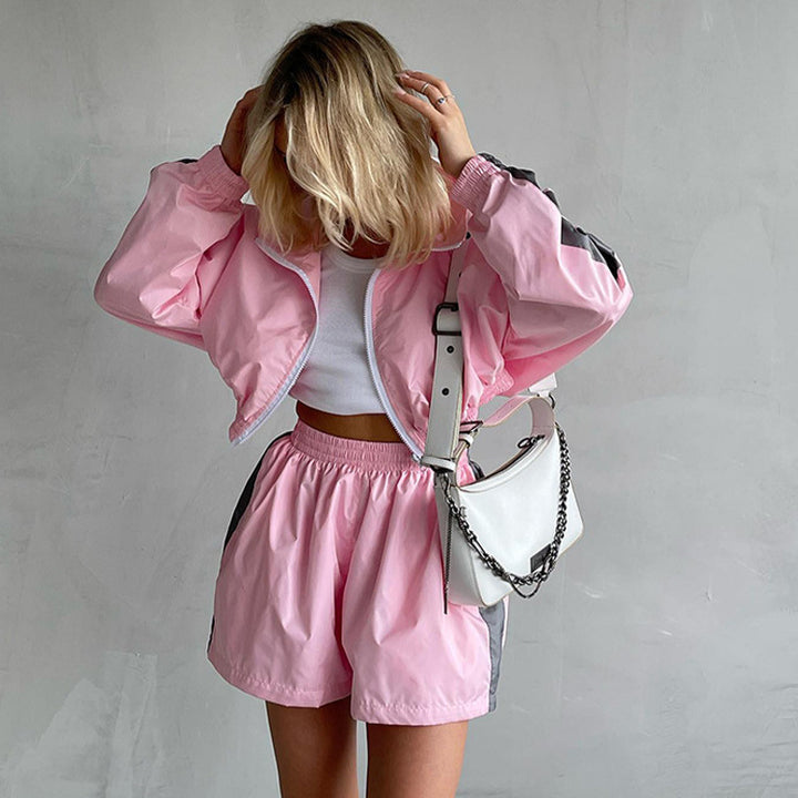 Damen nan kurzes Sport-Trackset mit Crop-Zip Jacke und elastischer Highwaist-Shorts Echo Archiv