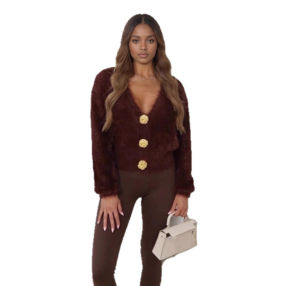 Damen Flauschige Kurzjacke mit V-Ausschnitt und metallischen Zierknöpfen Echoarchiv