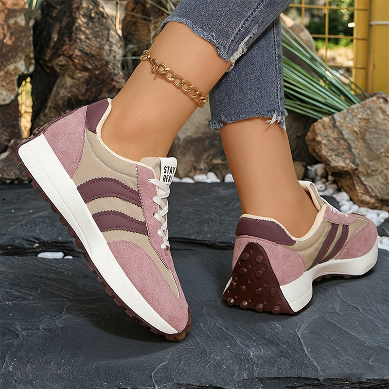 Damen nan retro-inspirierter Sneaker mit Wildleder-Overlays, Nylonoberteil und profilierter Waffelsohle Echo Archiv