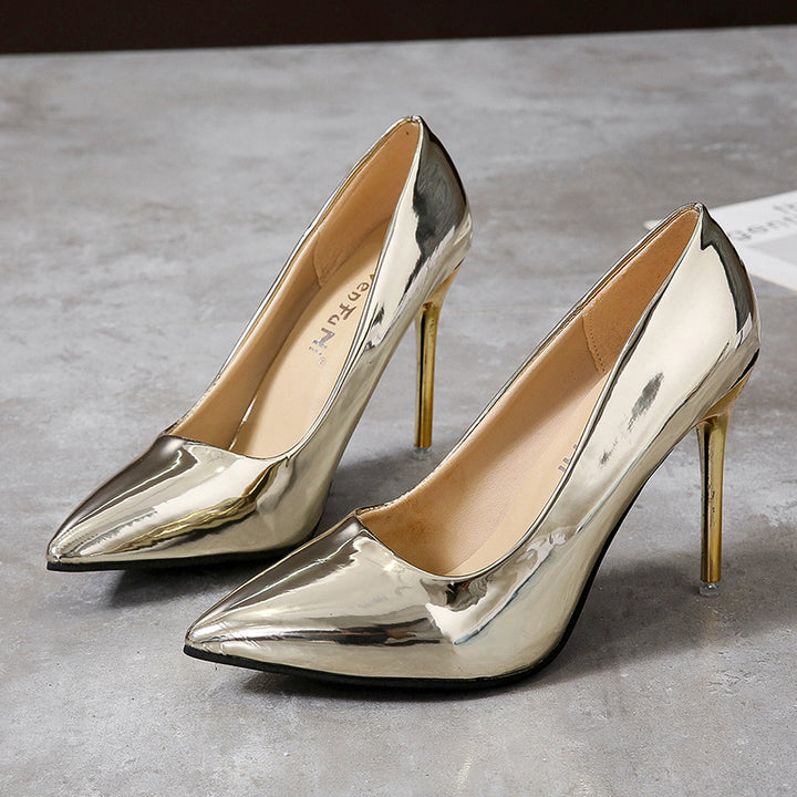 Damen  spitze Pumps mit schmalem Stilettoabsatz und spiegelnder Lackoptik Echo Archiv