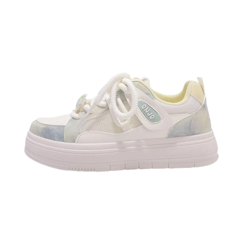 Damen Sportliche Plateau Sneakers mit atmungsaktiver Mesh-Oberfläche und modischen Details Echo Archiv