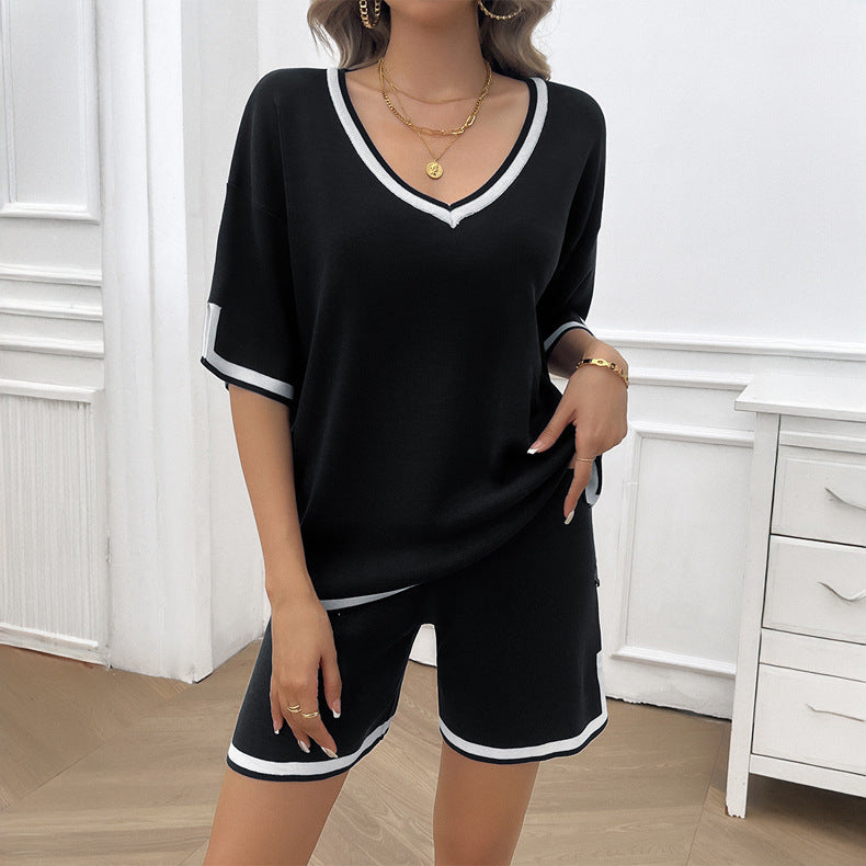 Damen Lässiges Sommer Ensemble mit kurzem Oberteil und bequemen Shorts Echo Archiv