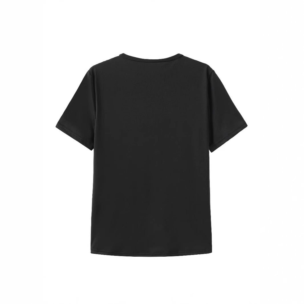 Damen T-Shirt mit künstlerischem Schmetterlingsdesign und herzförmigem Akzent Echo Archiv