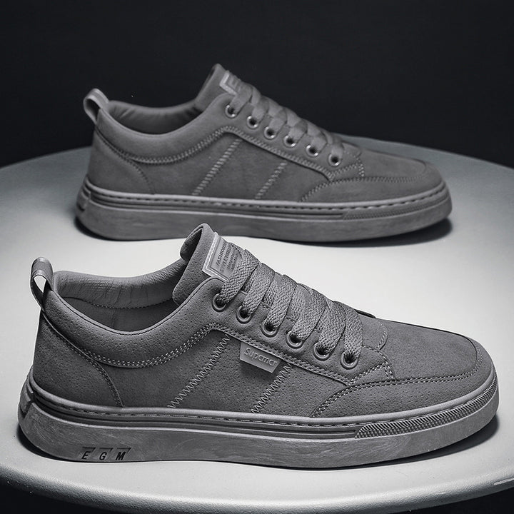 Herren Niedrige Velours‑Freizeit‑Sneaker mit gepolstertem Fersenkragen und dezenter Nahtstruktur – Norré