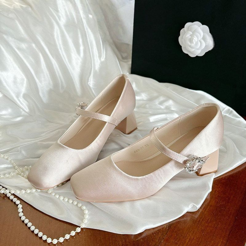 Damen Quadratische Mary‑Jane Pumps mit Riemchen, mittelhohem Blockabsatz und Kristallschnalle – Lioré