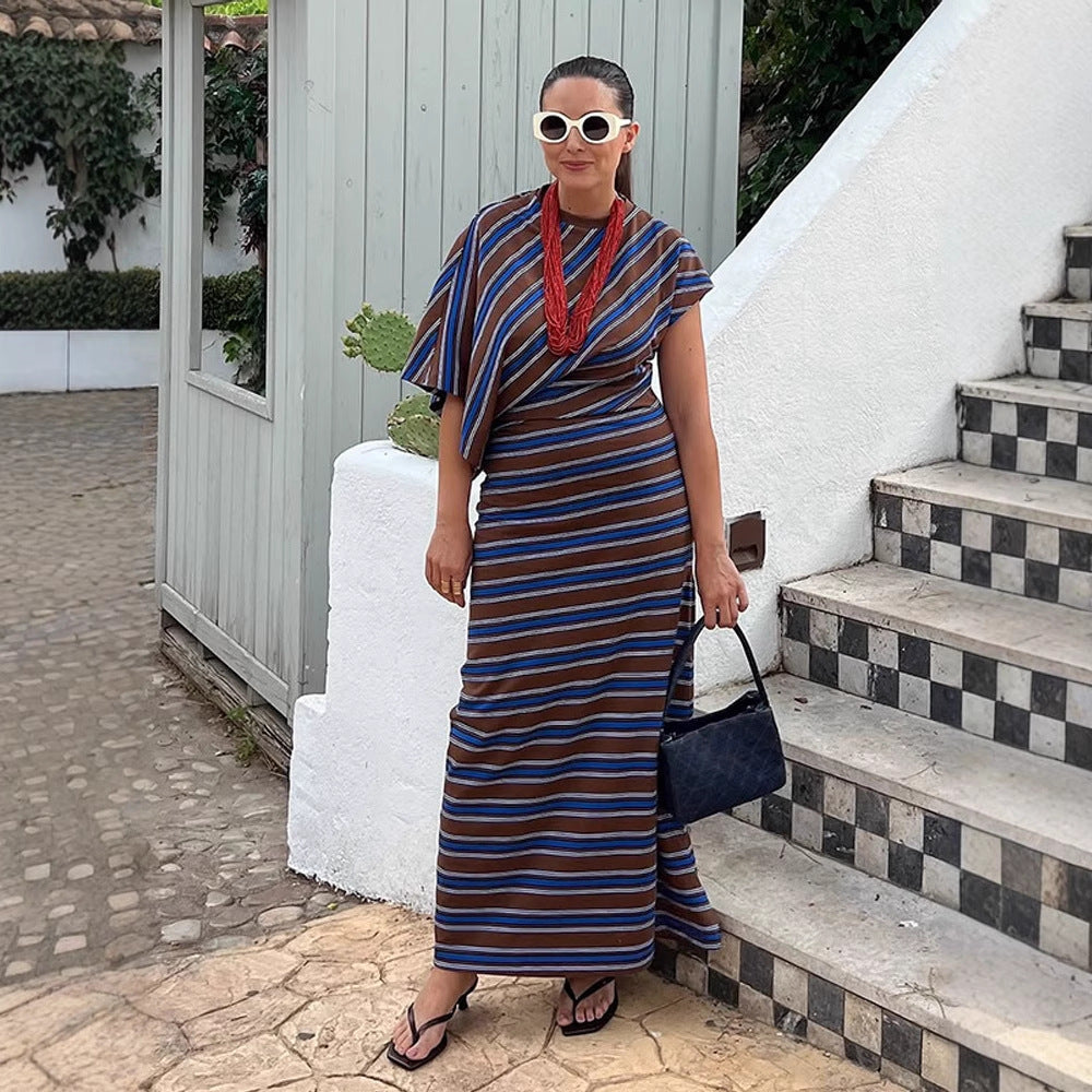 Damen Gestreiftes Maxikleid mit asymmetrischer Cape-Ärmelung & taillierter Silhouette Echoarchiv
