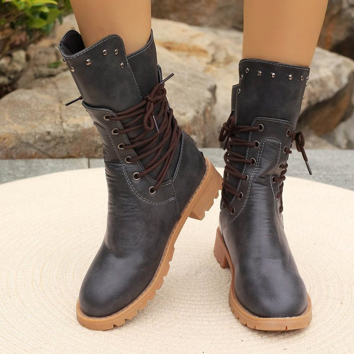 Damen Schnürstiefel im Combat-Stil mit Nietenbesatz und griffiger Profilsohle Echo Archiv