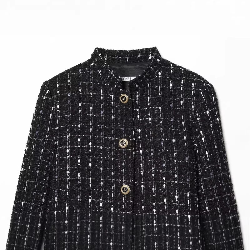 Damen kurze Bouclé‑Tweed‑Jacke mit Stehkragen, Zierknöpfen und Pattentaschen Echo Archiv
