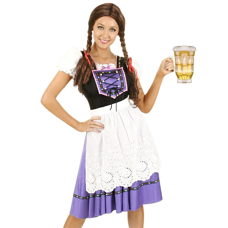 Damen nan traditionelles Dirndlkleid mit bestickter Schürze und Schnürmieder Echo Archiv
