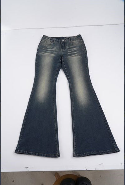 Damen Schlagjeans mit Used-Effekt, Whiskering und ausgestelltem Bein – Dénora