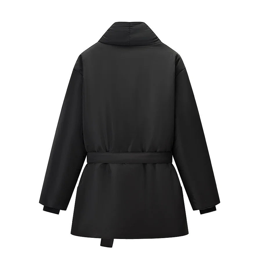 Damen wattierte Jacke mit Schalkragen, Bindegürtel und aufgesetzten Taschen – Célinea