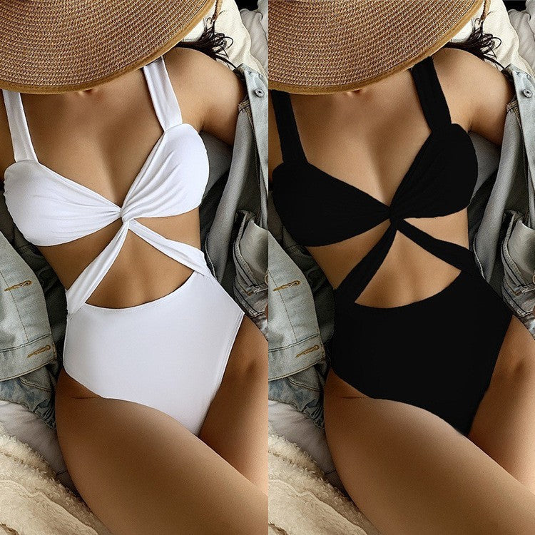 Damen Einteiler Badeanzug mit eleganten Rüschendetails Echo Archiv