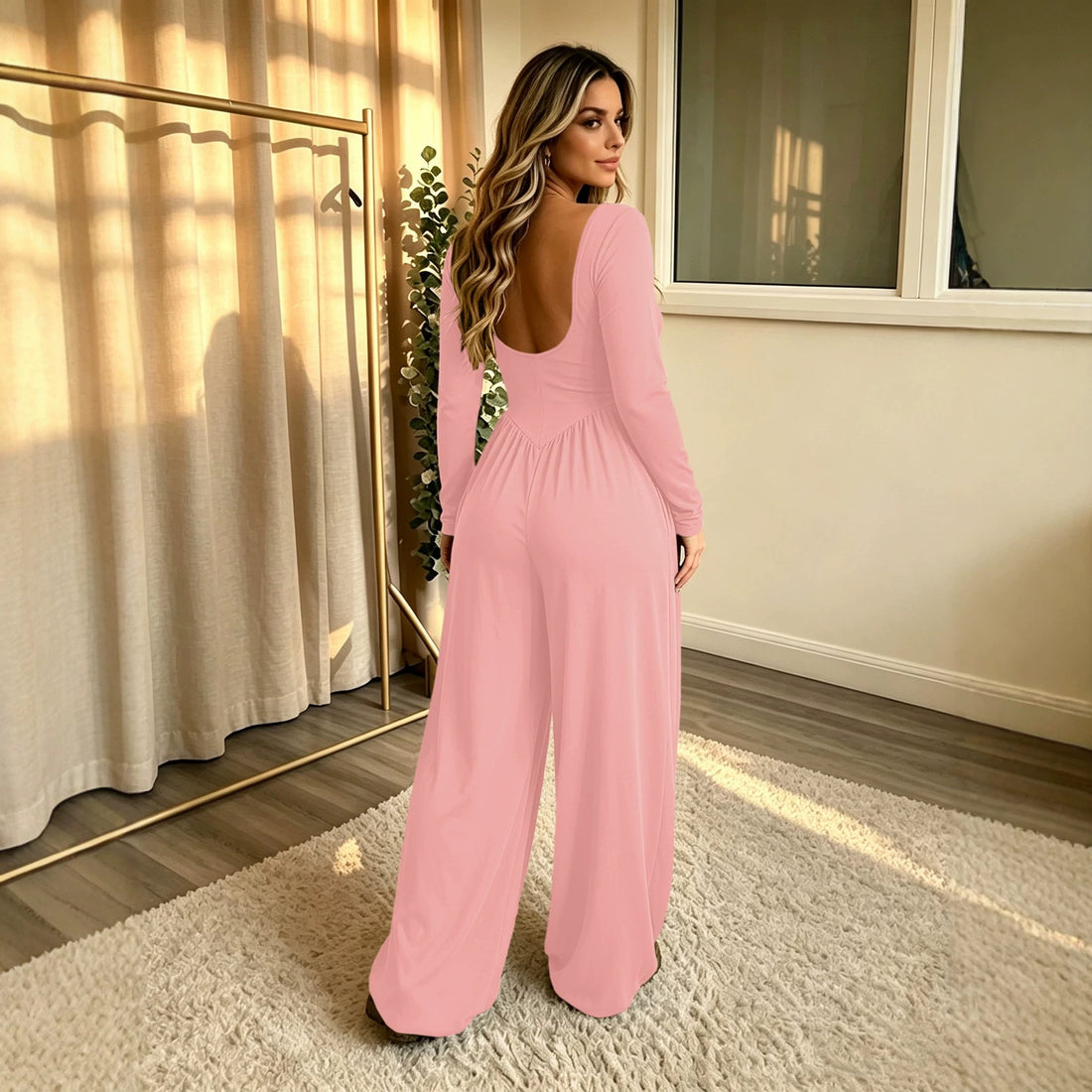 Damen Langer Jumpsuit mit weitem Bein, tiefem Rundhals und Eingrifftaschen Echoarchiv