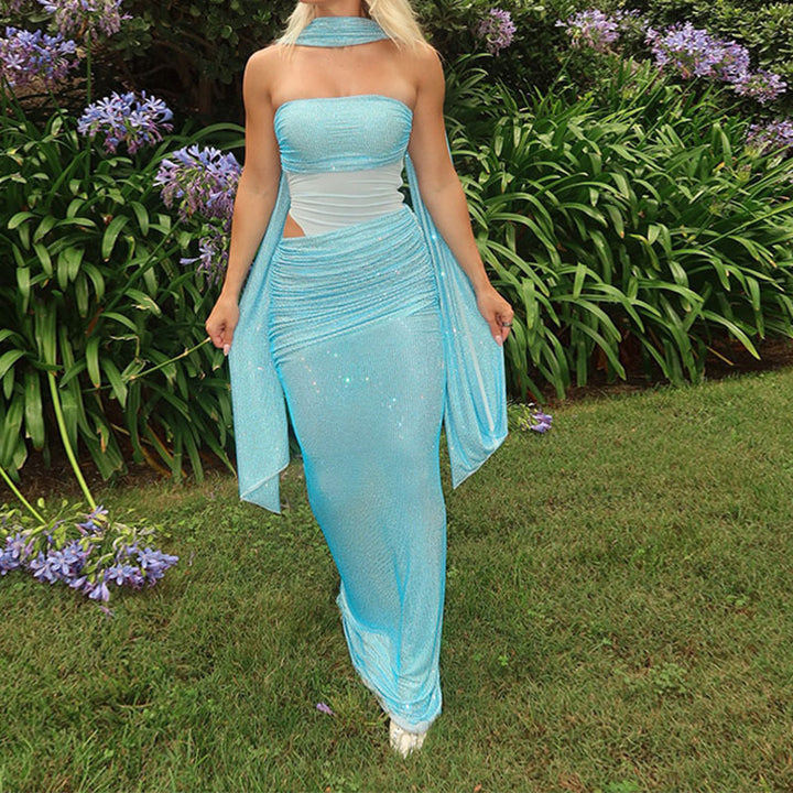 Damen Glamouröses Abendkleid mit schulterfreiem Design und funkelnden Details Echo Archiv