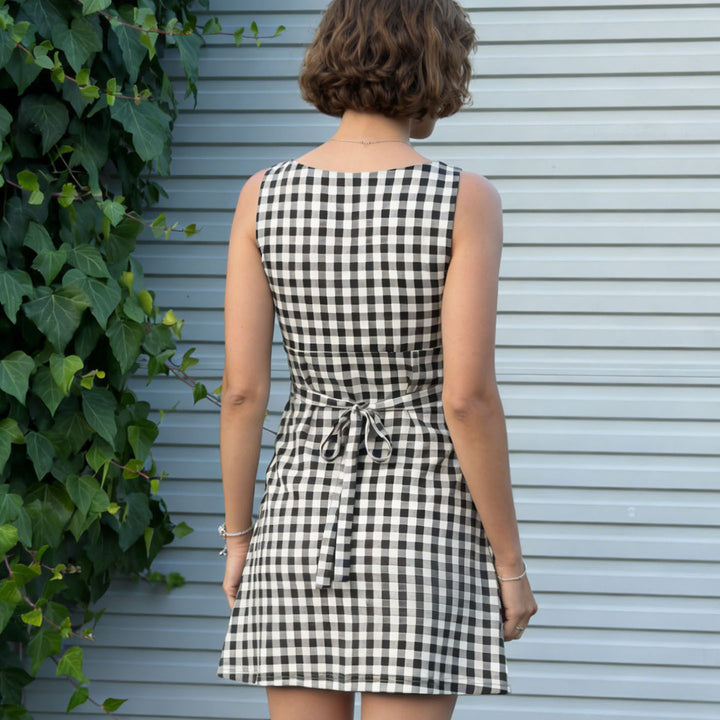 Damen süßes Vichy-Kleid mit femininer Silhouette und Rüschendetails Echo Archiv