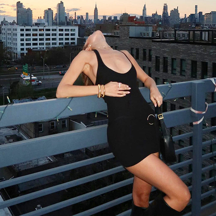 Damen Mini-Kleid mit verstellbarem Bund und lässigem Rückenausschnitt Echo Archiv