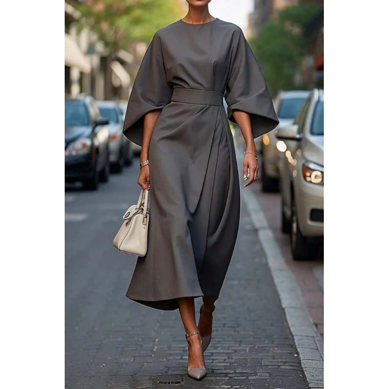 Damen Elegantes Midikleid mit weitem Kimonoärmel und tailliertem Wickelbund Echo Archiv