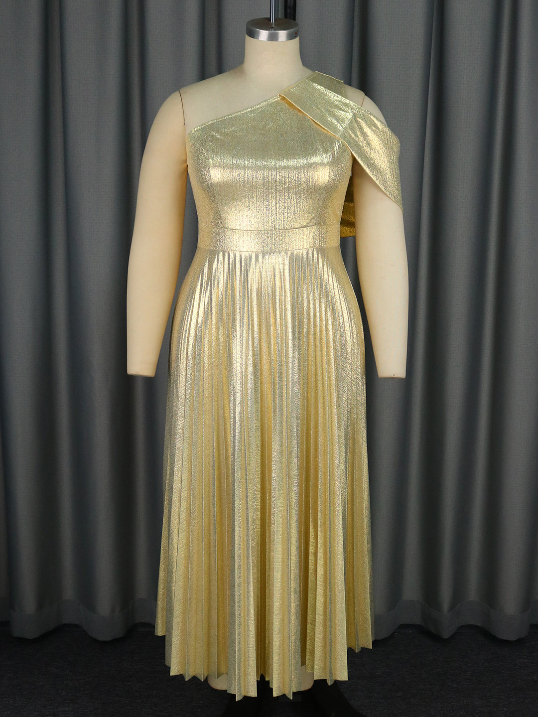 Damen Elegantes Plisseekleid mit asymmetrischem Träger Echo Archiv